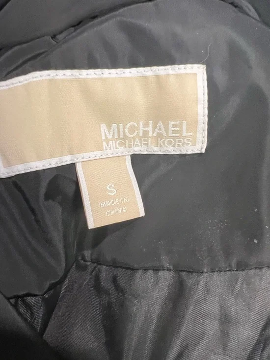 Michael Kors Black Quilted Puffer Vest with Gold-Tone Buttons - Picture 2 of 9